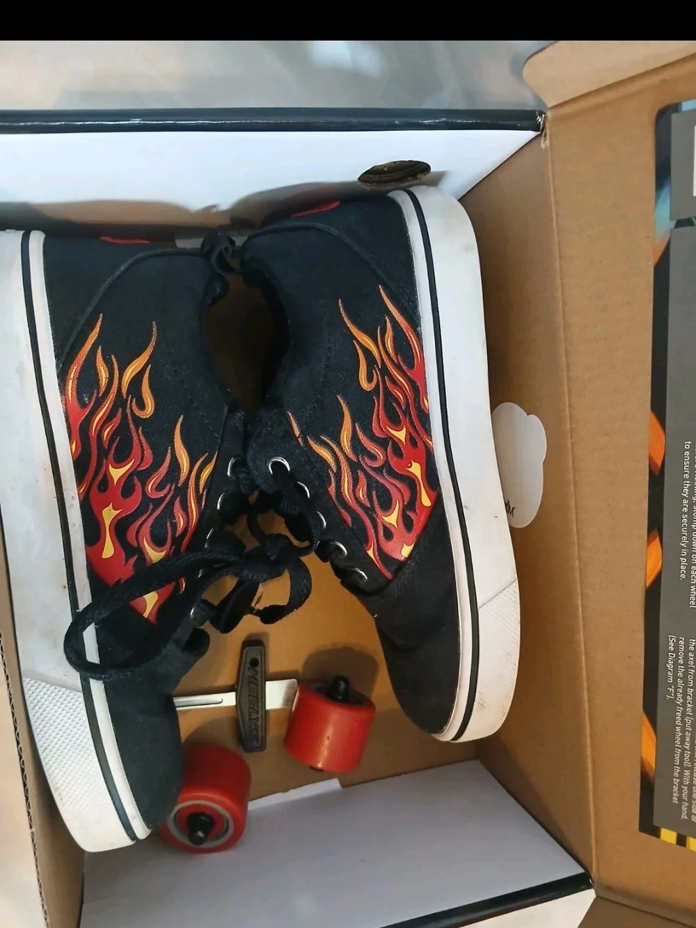Heelys In Box Flames Yputh Size 1